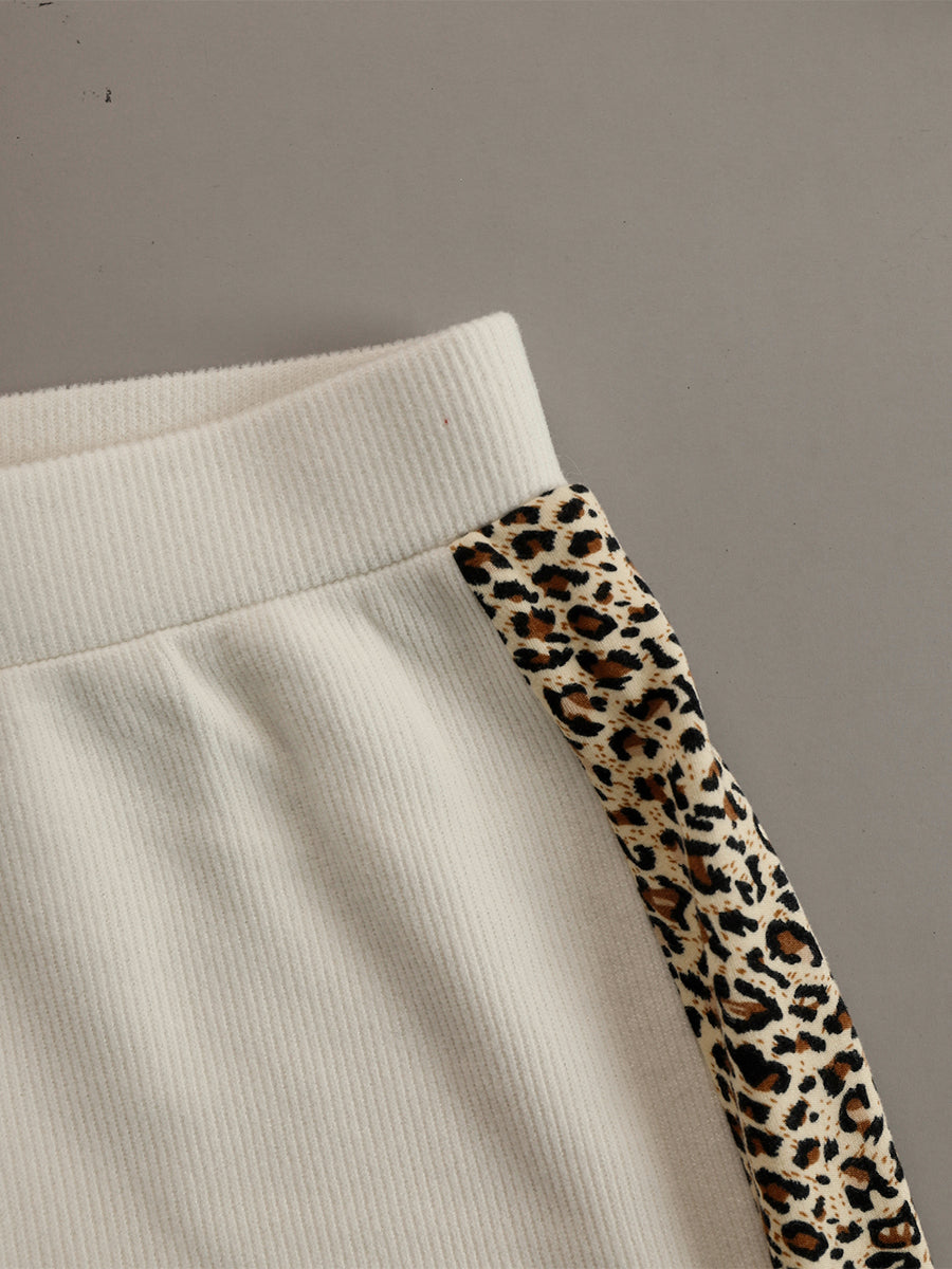 Elegant and Sporty Leopard Print Trim Off-white Knitted T-shirt and Flared Pants Set